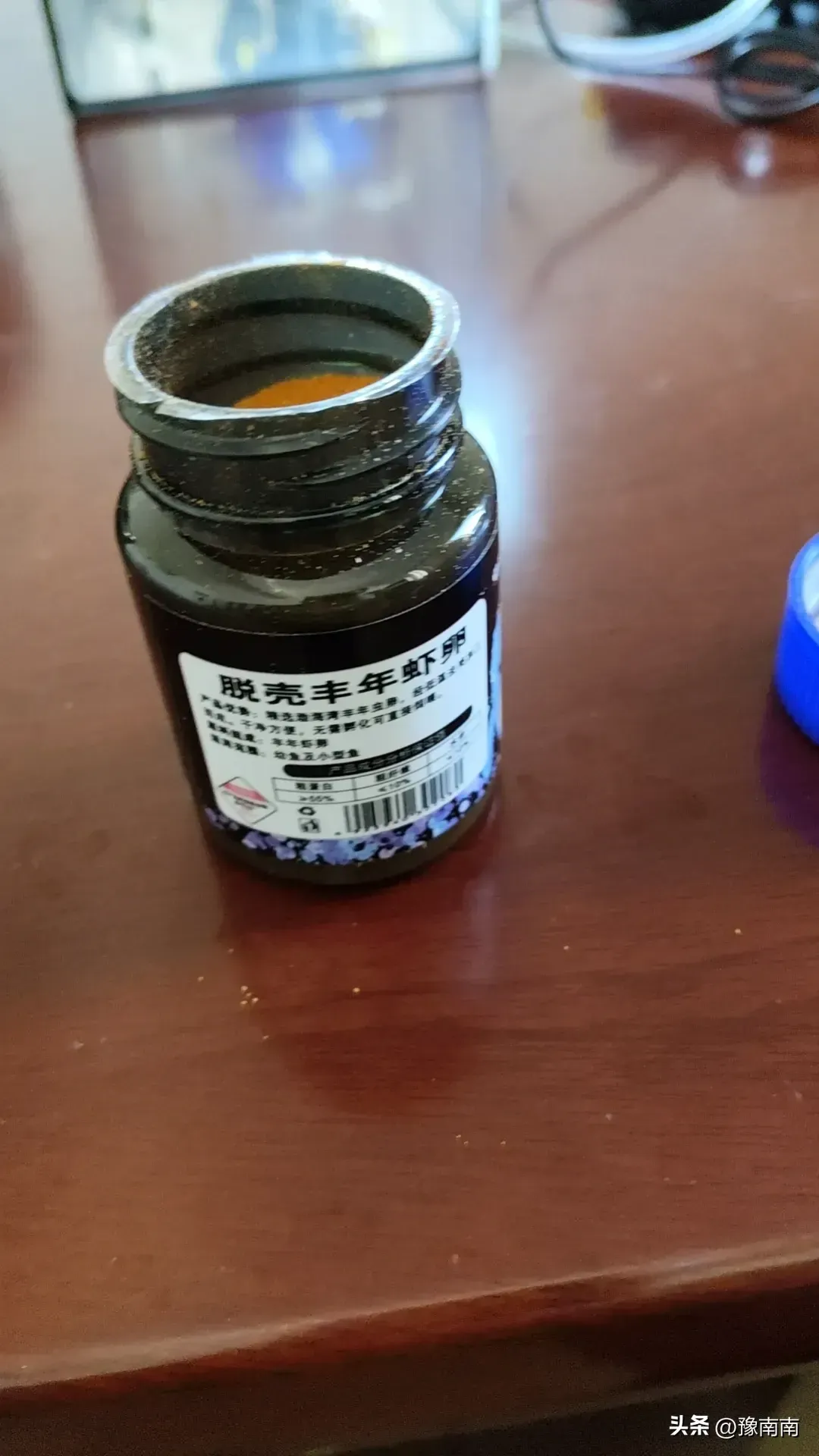 “令人震惊”。郑州某银行客户经理席某,以其美貌和擅长交际而闻名,